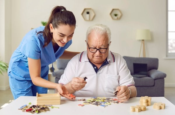 Memory Care vs Assisted Living: Which Does Dad Need?