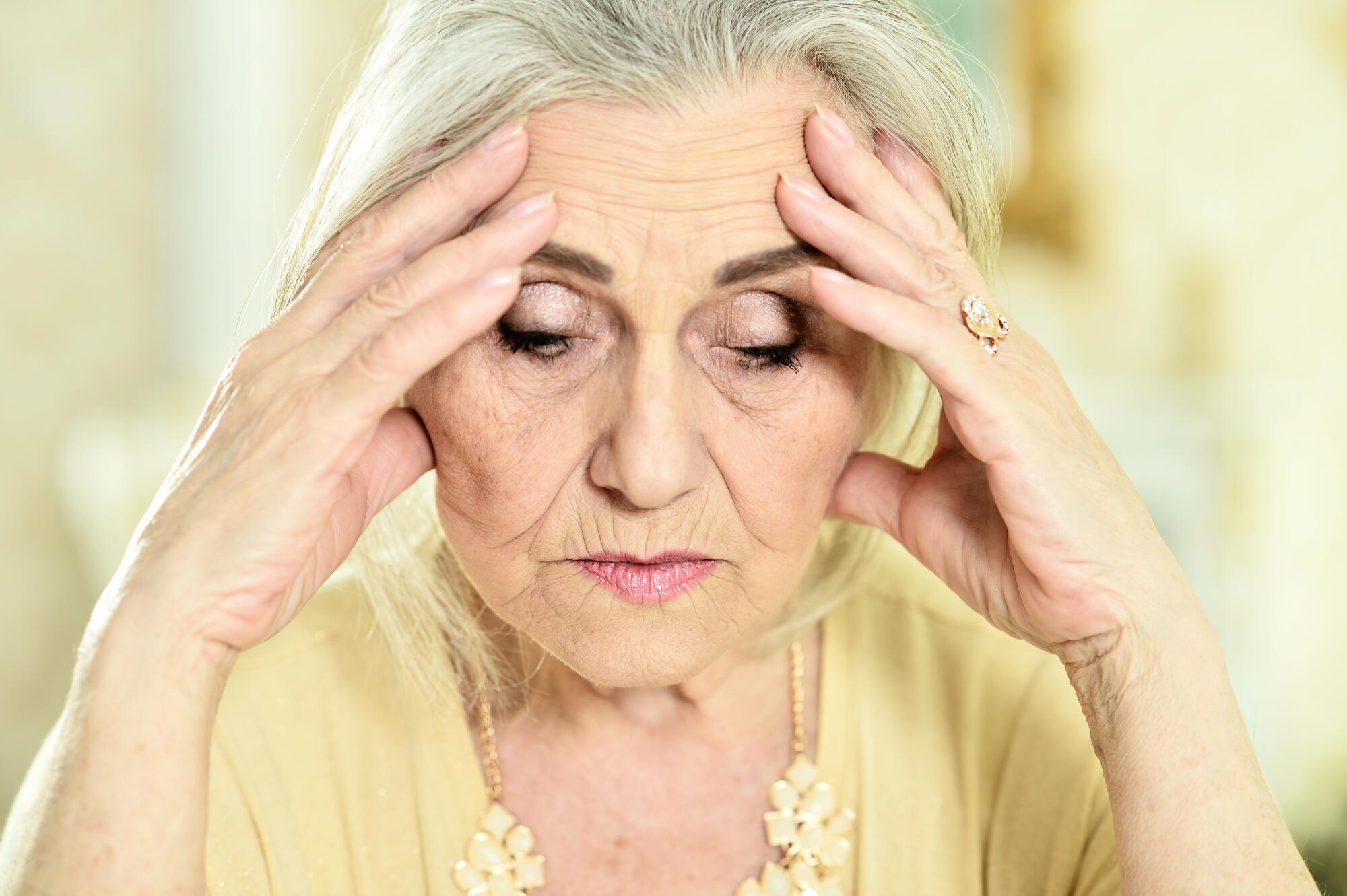 Marbella Chico: Support for Seniors Experiencing Grief Withdrawal